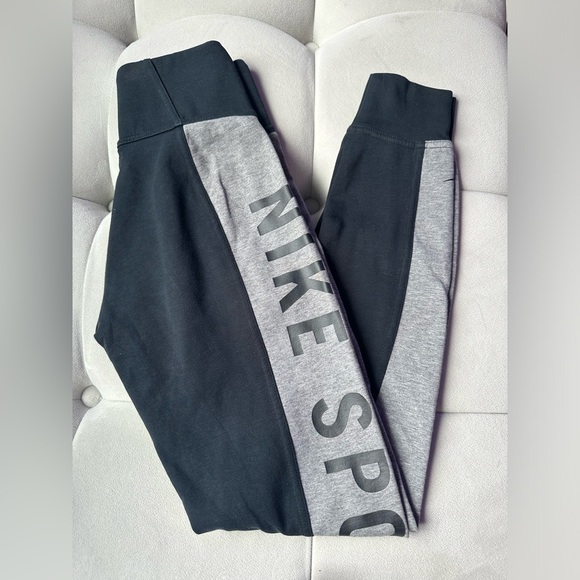 Nike Sportswear athletic pants - Picture 9 of 9